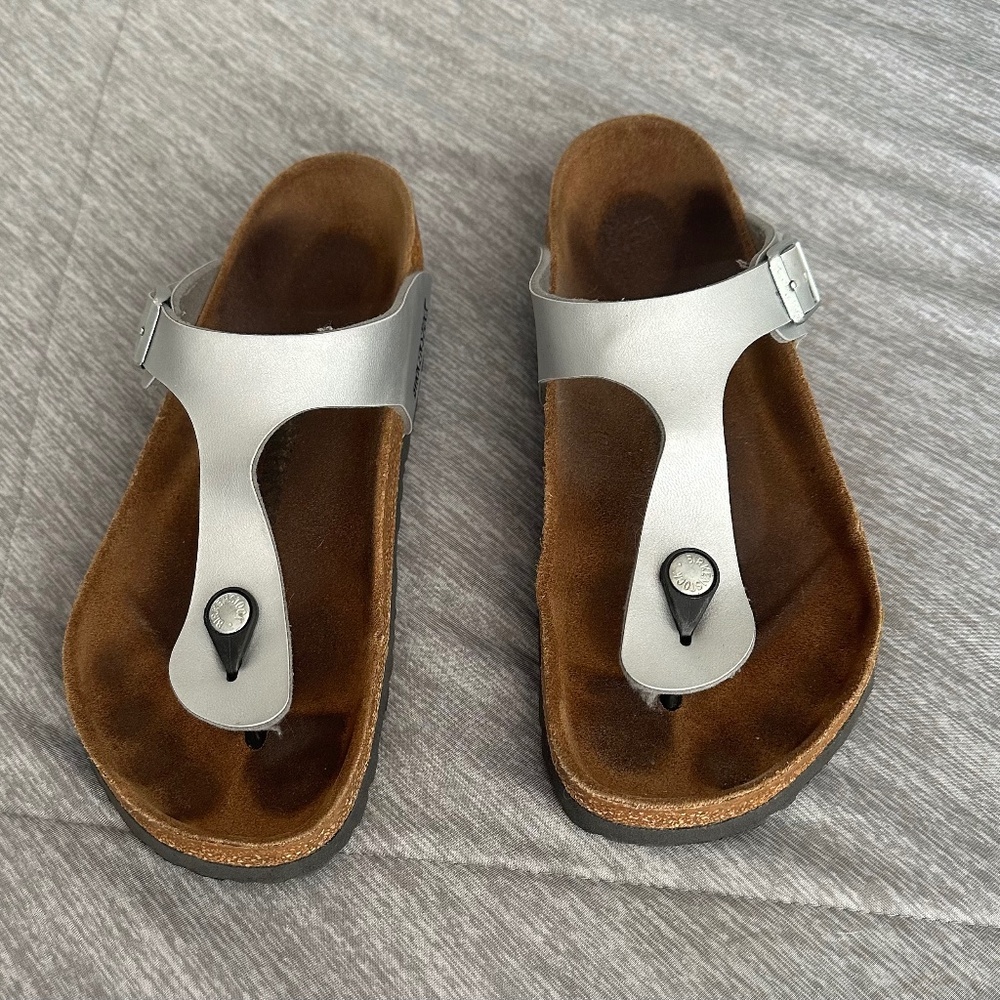 Birkenstock Gizeh silver metallic leather sandal size 38